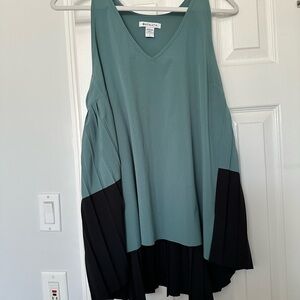Athleta Teal V-Neck Sleeveless Top